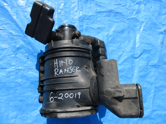 Used Hino  AIR CLEANER HOUSING